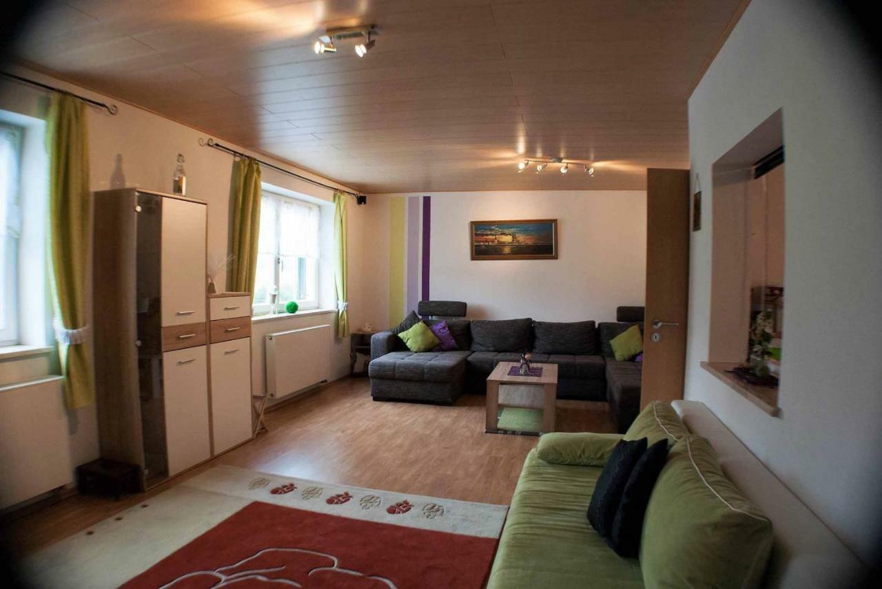 Apartment Ferienwohnung Finningen